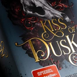 The Fallen and the Kiss of Dusk (Crowns of Nyaxia 4)