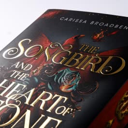 The Songbird and the Heart of Stone (Crowns of Nyaxia 3)