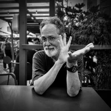 Ein Portrait in schwarz-weiß von Frank Pé