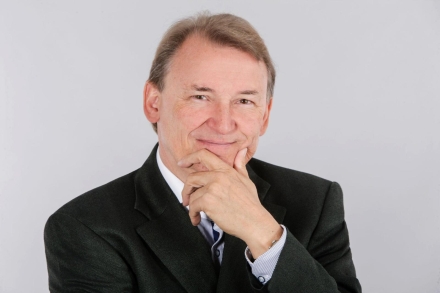 Dr. Siegfried Tesche